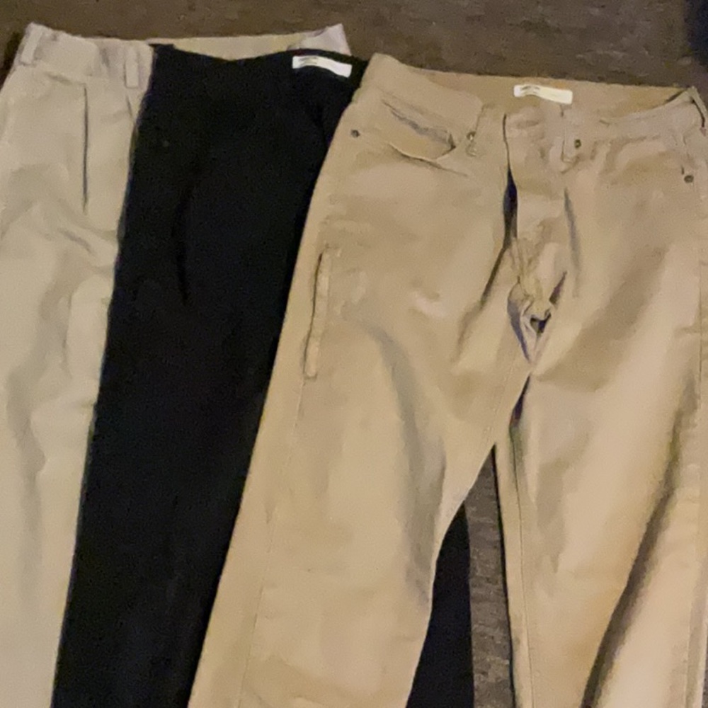 Levi Strauss Athletic Khaki Pants - Picture 2 of 3